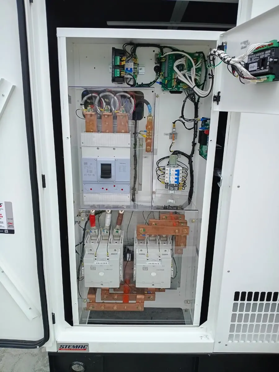 Quadro de comando e transferência montado pela RC